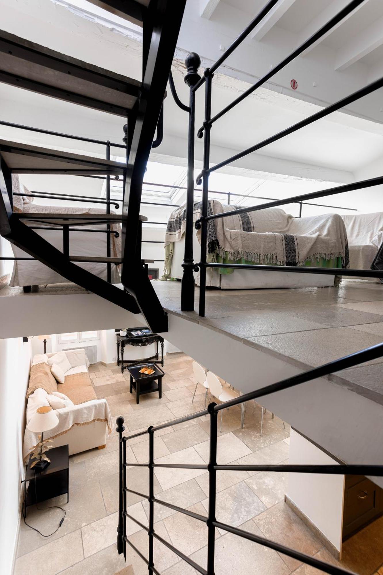 Appartamento Maison Julia- Triplex Avec Rooftop Terrasse Vue Sur Et Cathedrale, 10 Mins A Pieds Du Palais Et Plages Cannes