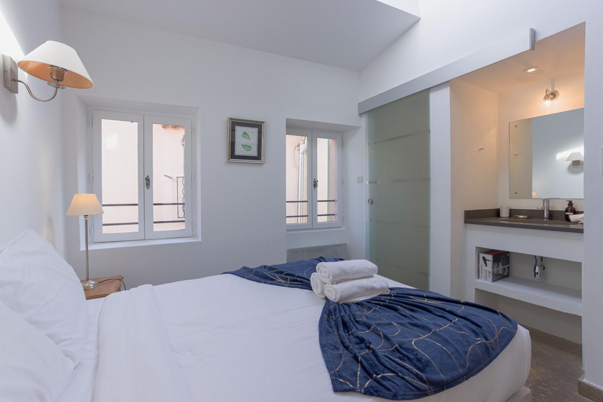 Maison Julia- Triplex Avec Rooftop Terrasse Vue Sur Et Cathedrale, 10 Mins A Pieds Du Palais Et Plages Appartamento Cannes